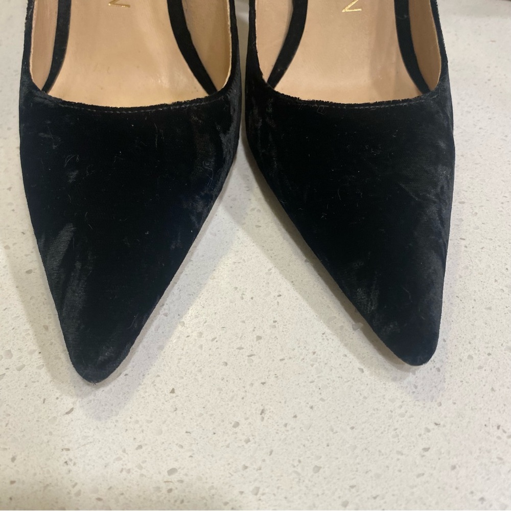 *SOLD* Stuart Weitzman 100 Scallop Pumps Black Crushed Velvet Women’s 8 - Picture 5 of 6